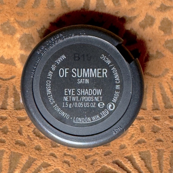 MAC Eye Shadow OF SUMMER Satin pressed powder 0.05 oz 1.5g Discontinued Rare HTF - Picture 2 of 2